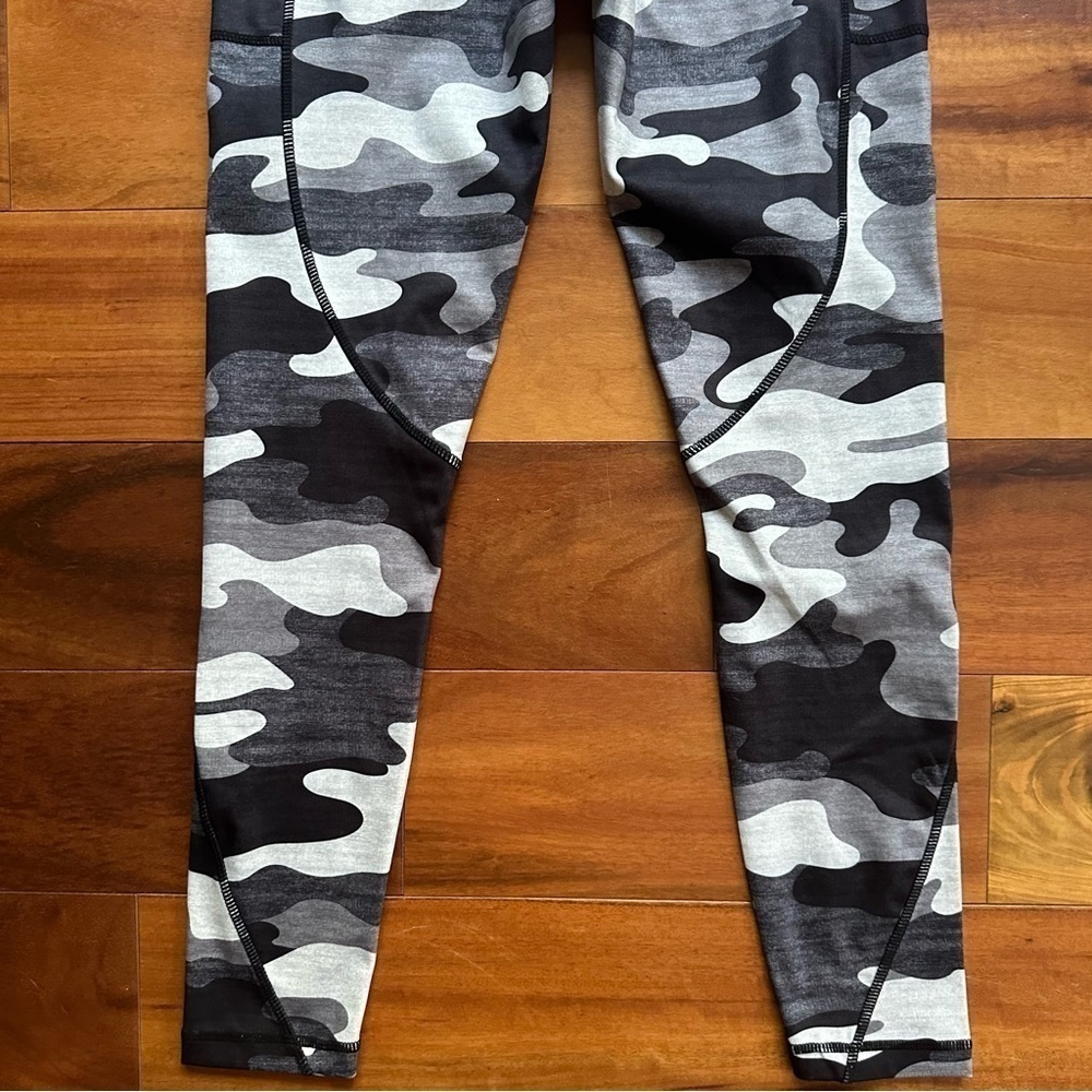 Reebok Camo Cropped Leggings - Picture 7 of 9